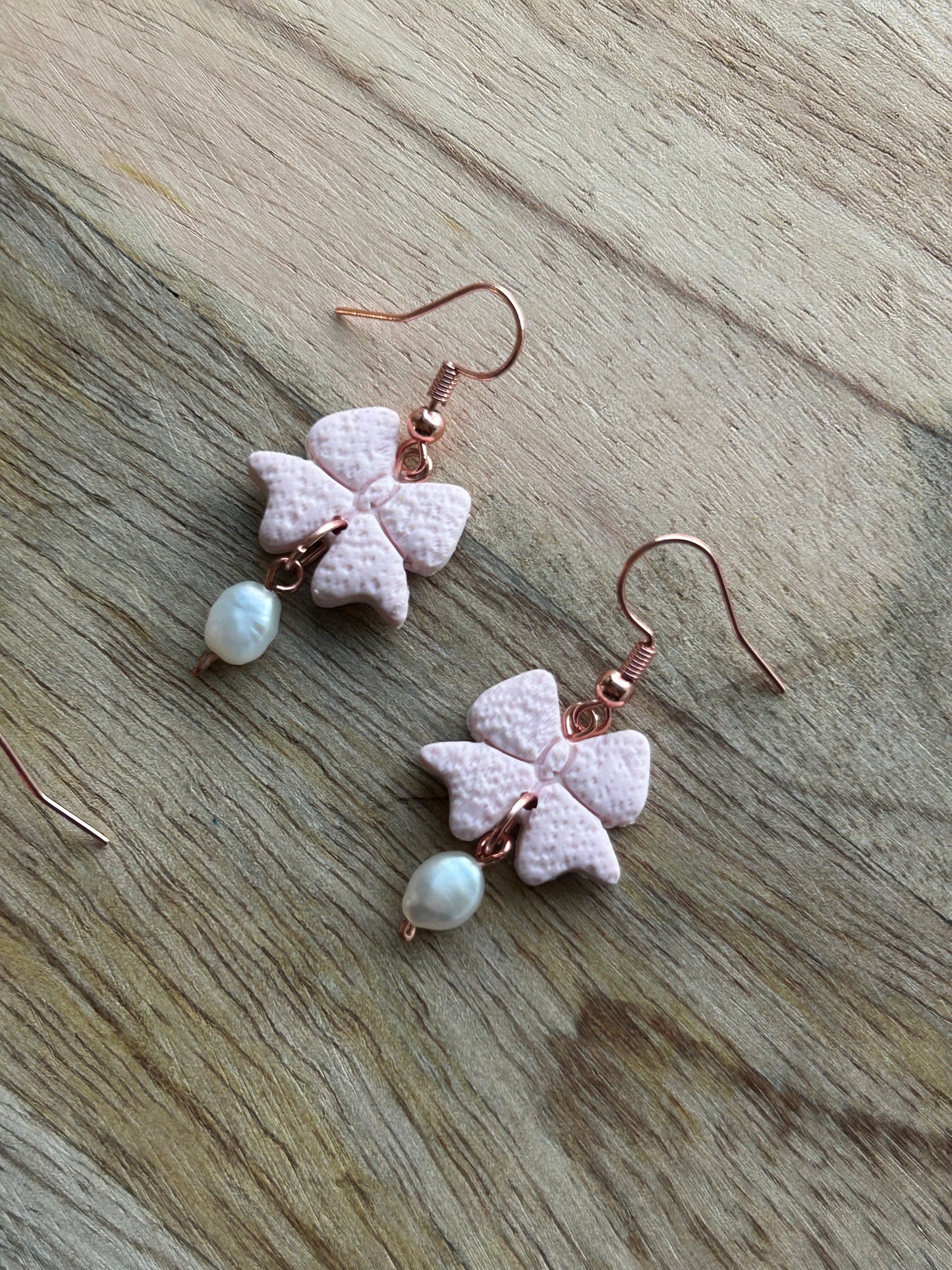 Bows with pearls