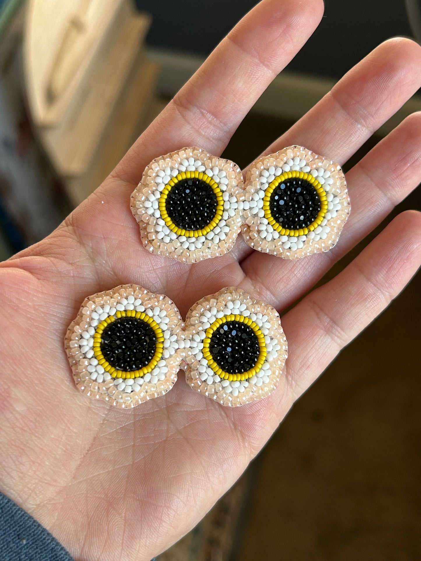 Daisy sunglasses hair clips