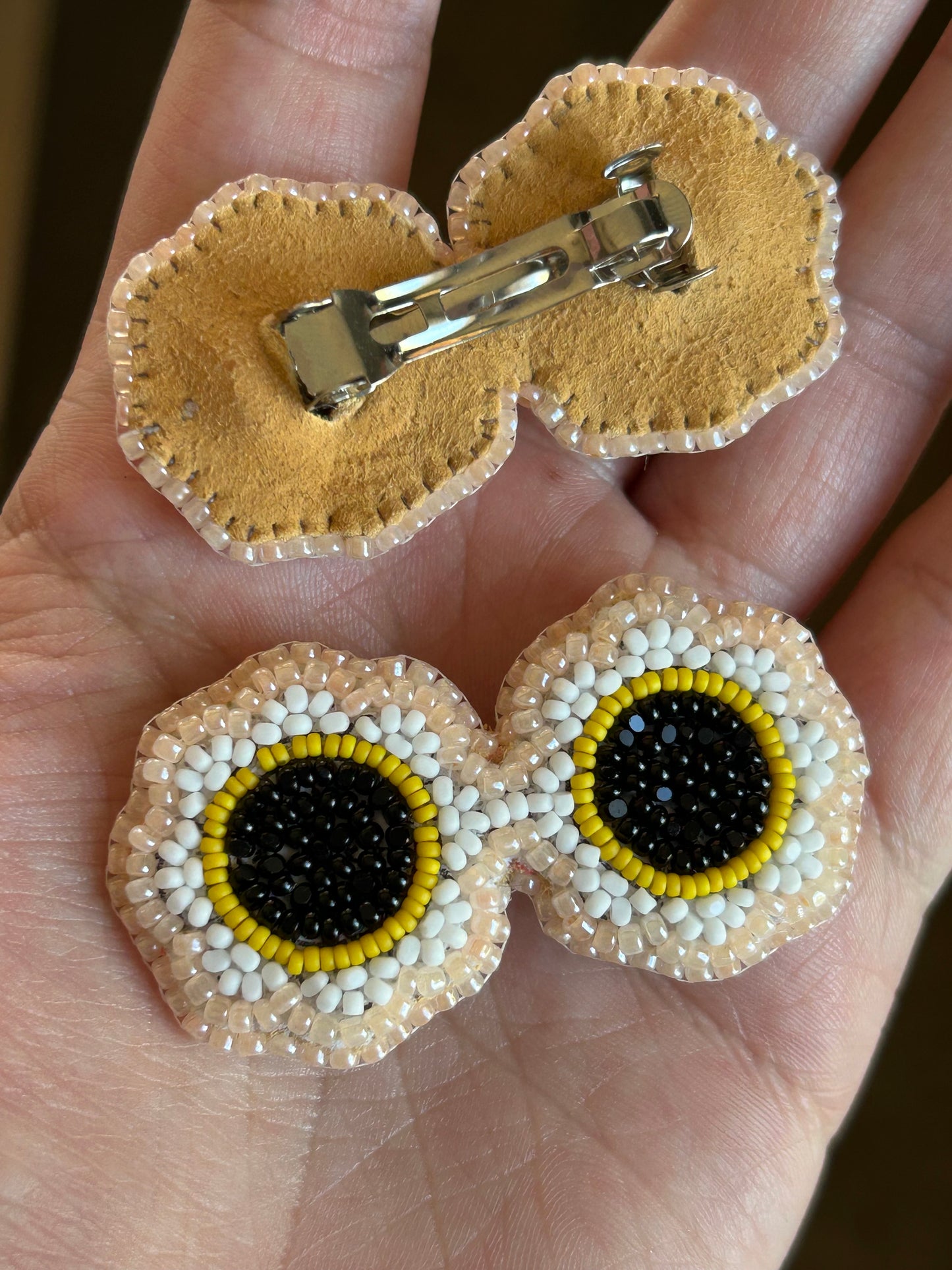 Daisy sunglasses hair clips
