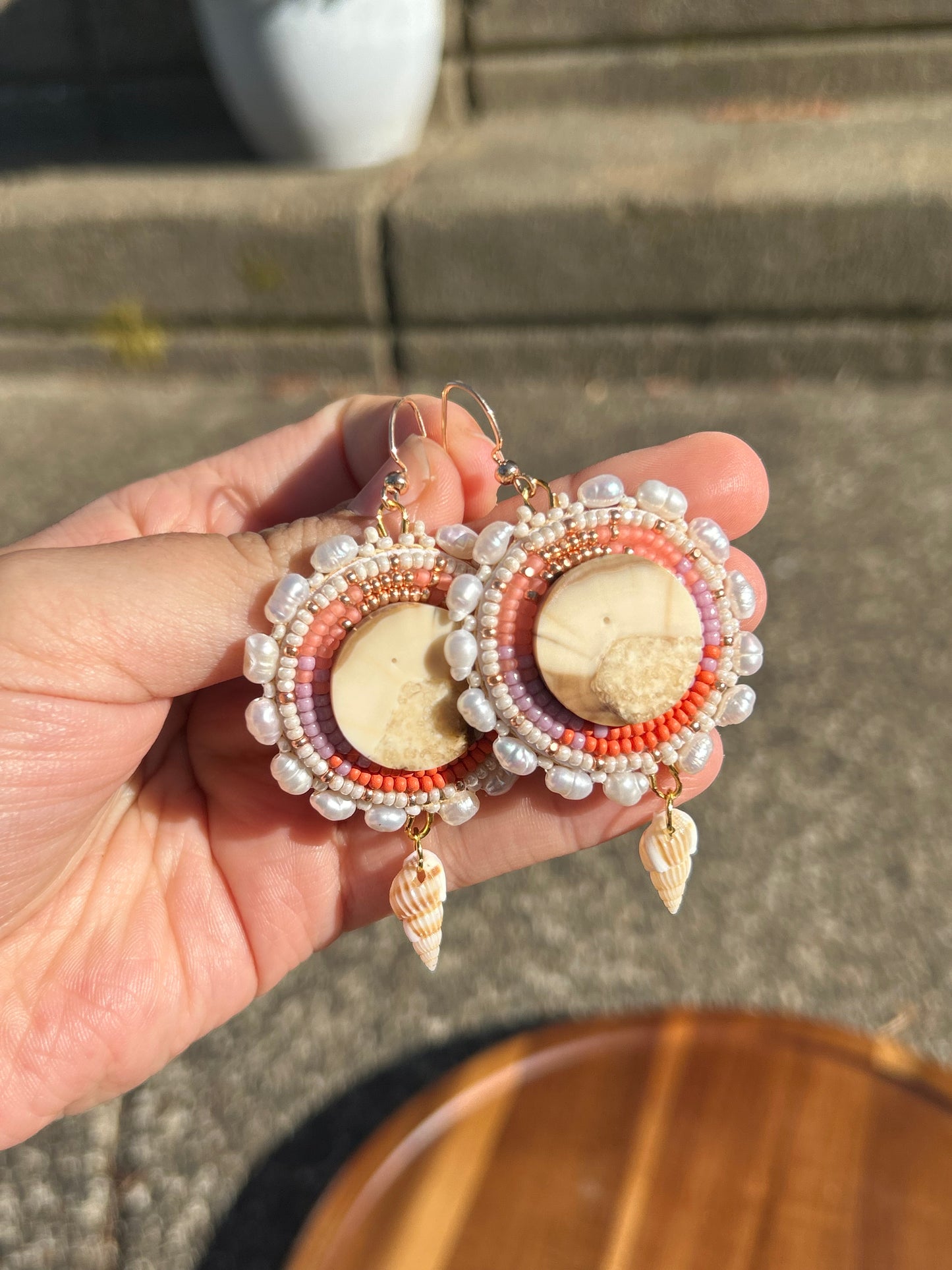 Sunny shell ivory earrings