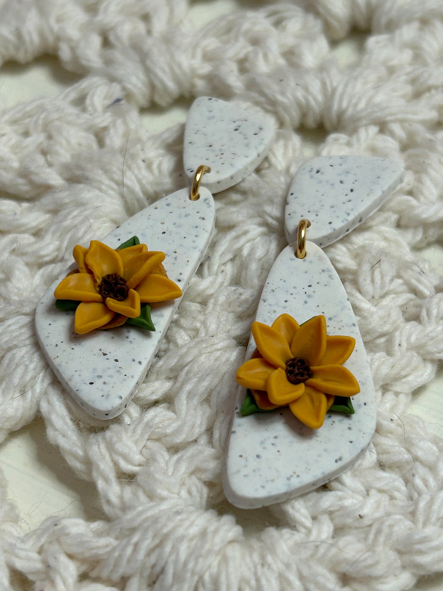 Vanilla bean earrings with yellow flowers