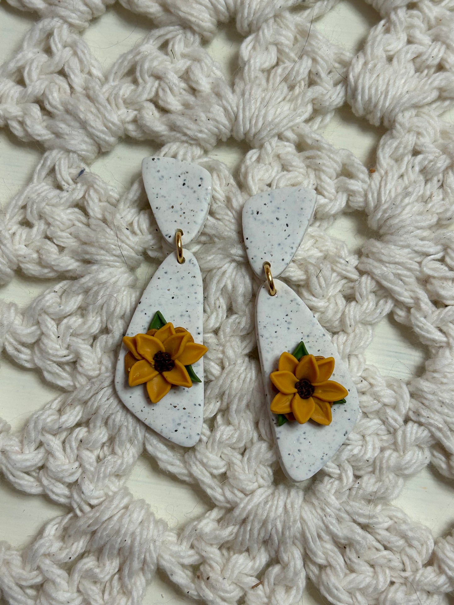 Vanilla bean earrings with yellow flowers