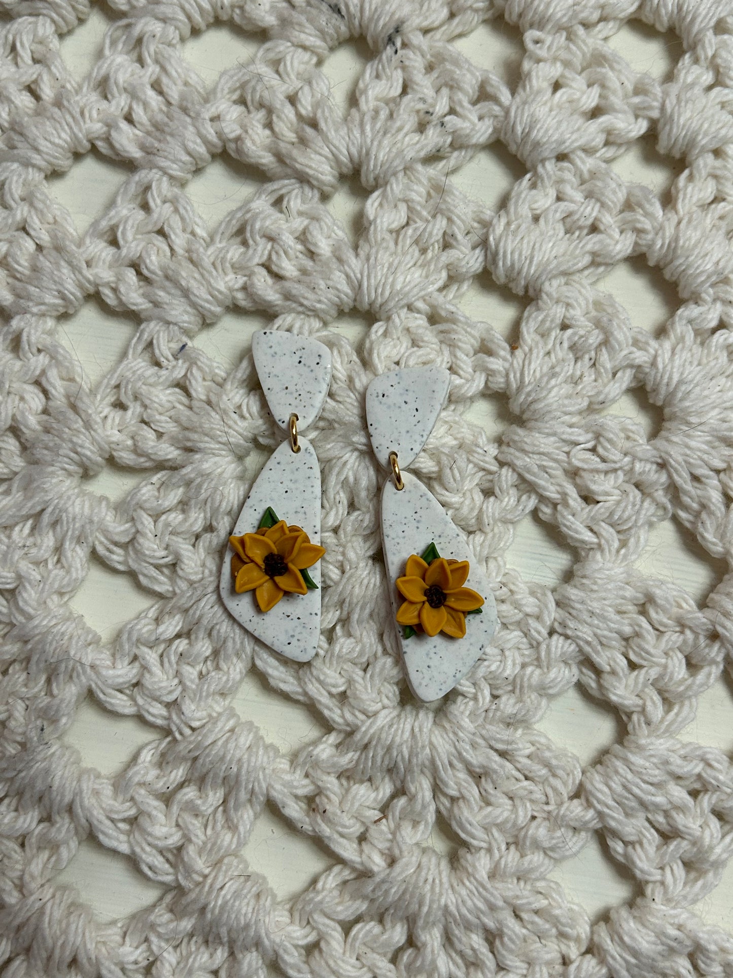 Vanilla bean earrings with yellow flowers