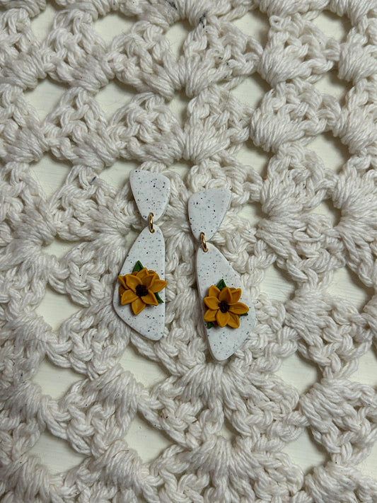 Vanilla bean earrings with yellow flowers