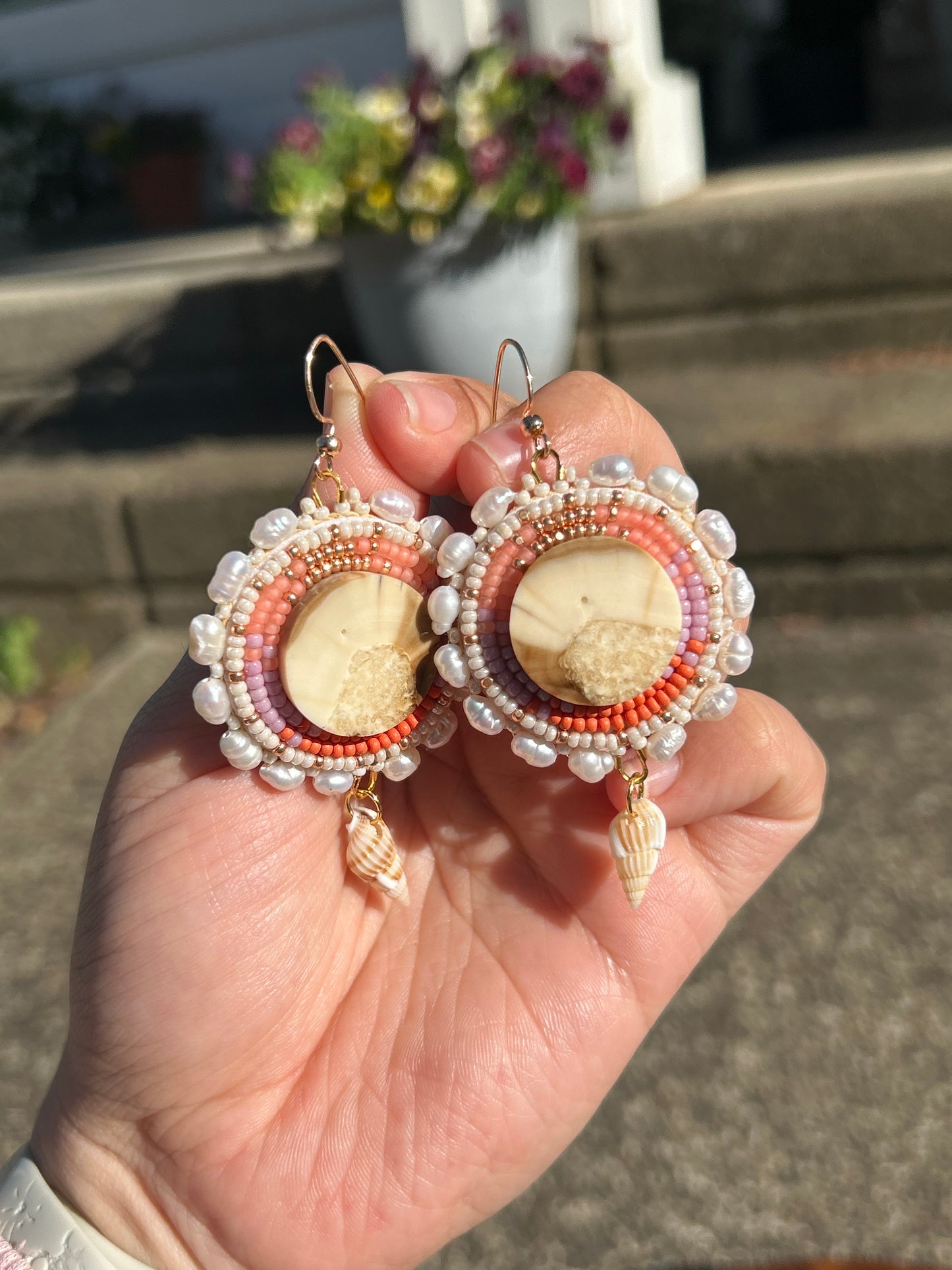 Sunny shell ivory earrings